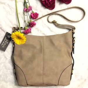 👜 NWT MERONA crossbody purse.